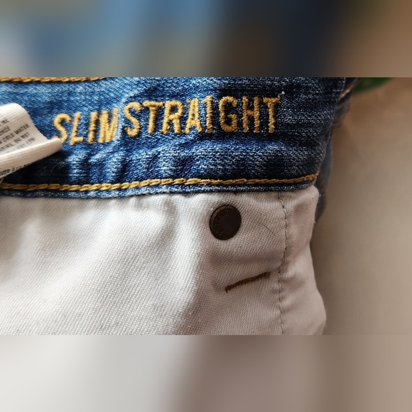 Women's American Eagle slim straight blue jeans in size 33/32 - Picture 6 of 6
